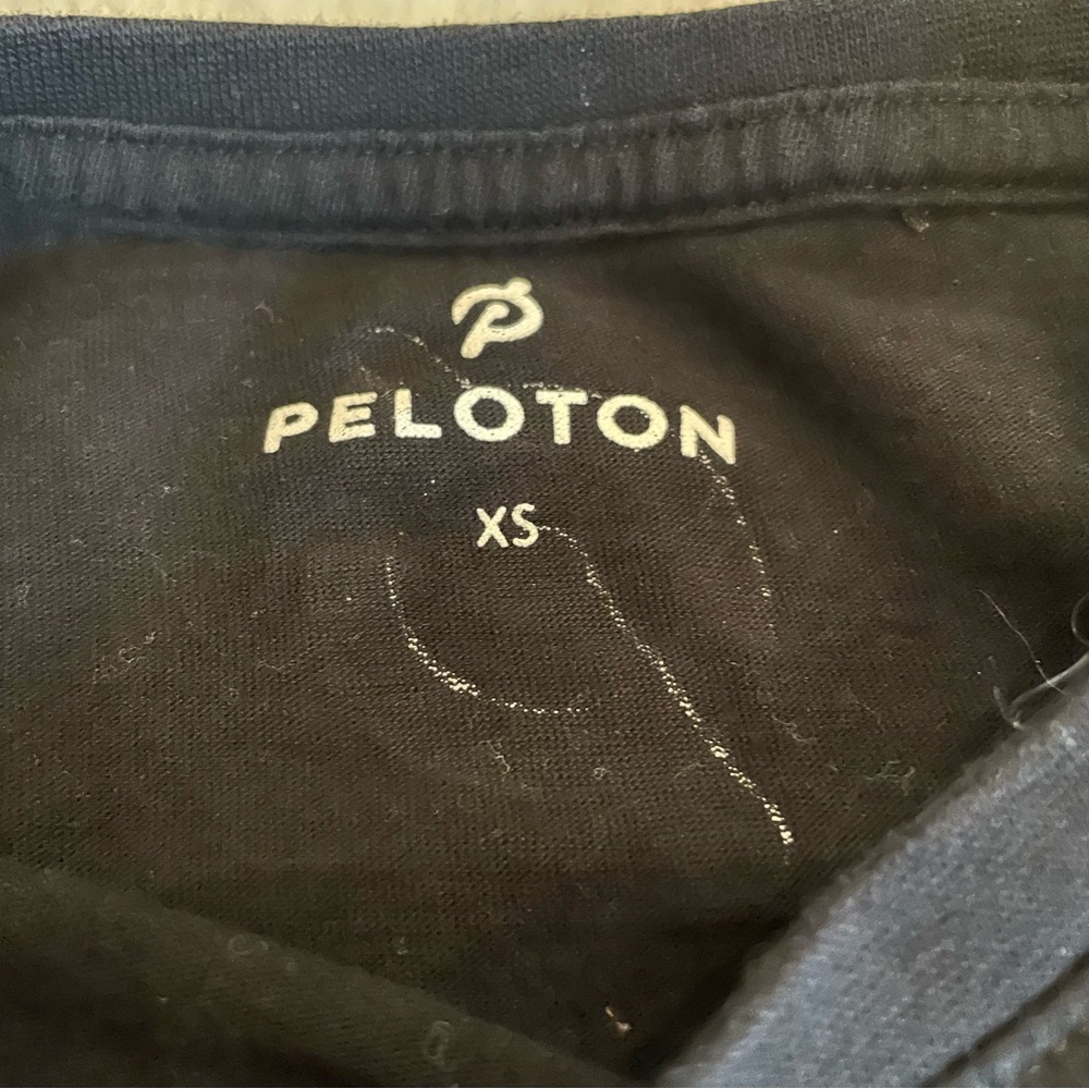Peloton Century Club T-Shirt Black Logo Graphic Cotton Cycling Workout XS - Picture 2 of 8